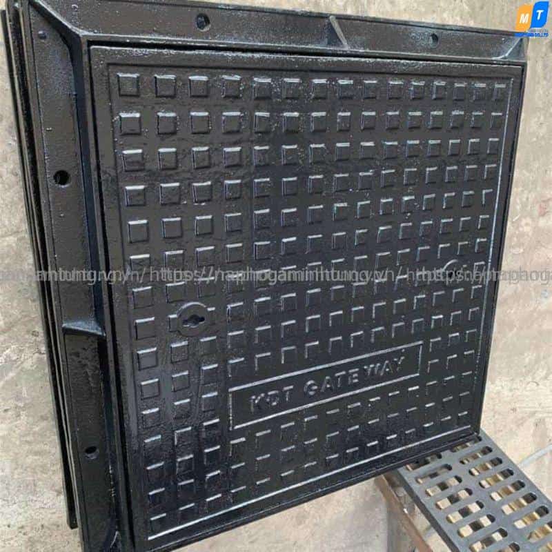 nắp gang 800x800 Nắp gang vuông 800x800 khung vuông nắp vuông